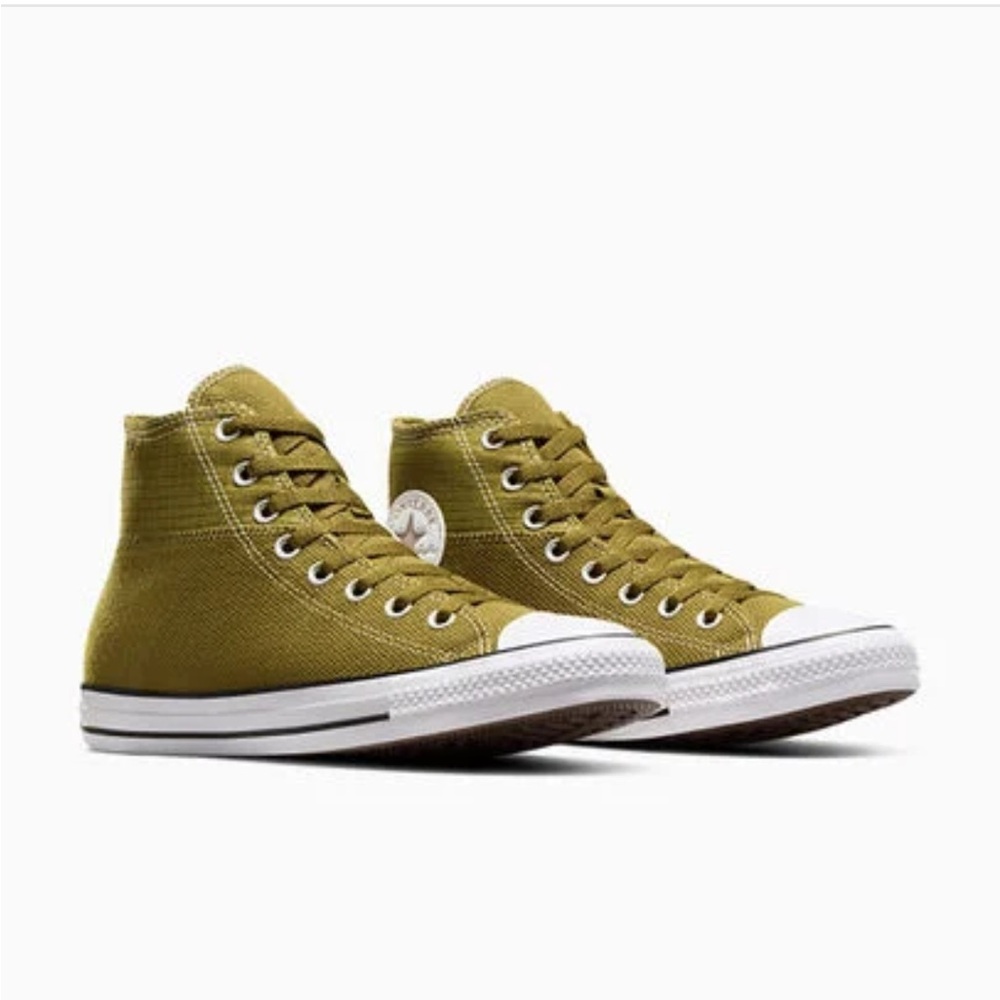 Brand New Chuck Taylor - Forest Brew/Vintage Cargo
Size: Men's 11.5/Women's 13.5